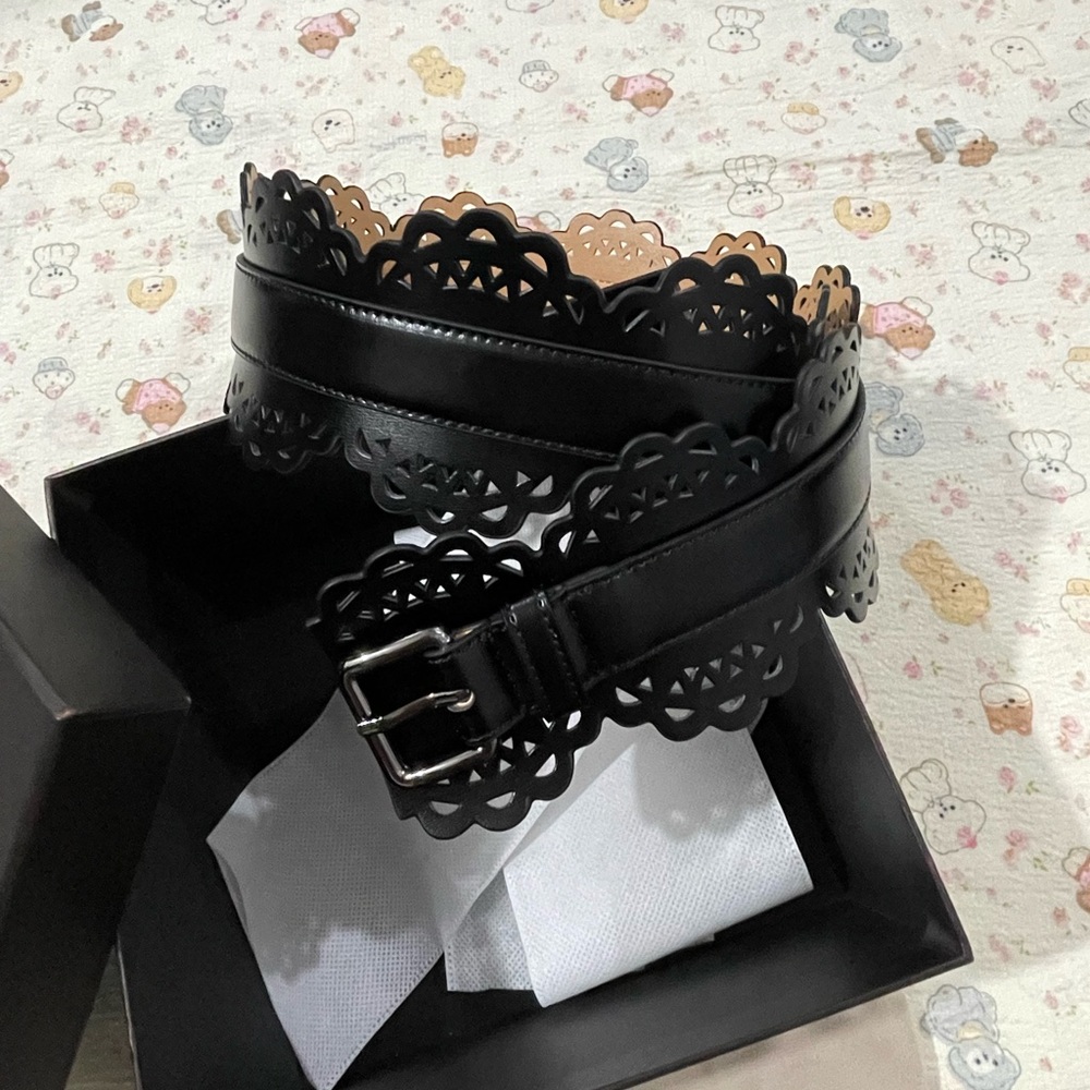 Alaïa Black Scalloped Laser-Cut Leather Waist Belt